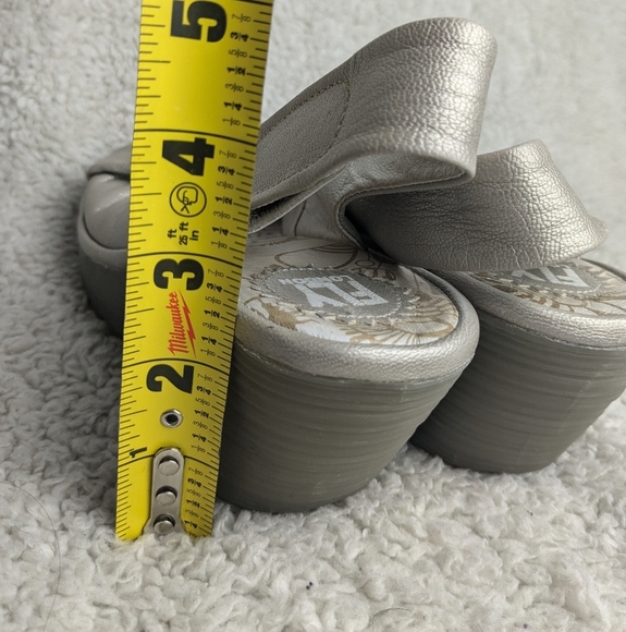 FLY LONDON Wedge women sandals size 37 = 6.5, 7 us color pale shinny gold - Picture 7 of 13